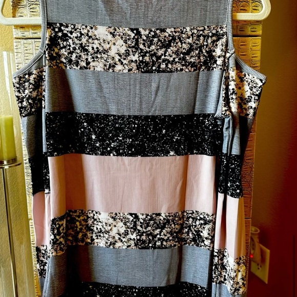 NWOT Zipper Color Block T-shirt, Casual Cold Shoulder - Picture 6 of 6